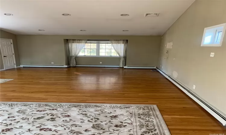 000 Park Drive, Massapequa, NY, 3 Bedrooms Bedrooms, 7 Rooms Rooms,1 BathroomBathrooms,Residential Lease,For Rent,Park,3585240