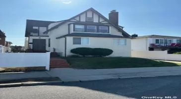 150 Hudson Street, Long Beach, NY, 6 Bedrooms Bedrooms, 12 Rooms Rooms,3 BathroomsBathrooms,Residential Income,For Sale,Hudson,3589017