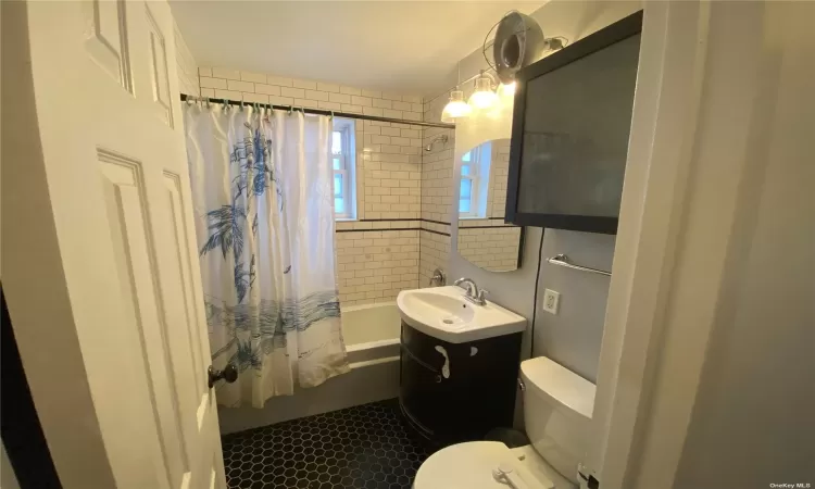 55 Monroe Boulevard, Long Beach, NY, 2 Bedrooms Bedrooms, 3 Rooms Rooms,1 BathroomBathrooms,Residential Lease,For Rent,Monroe,3587249