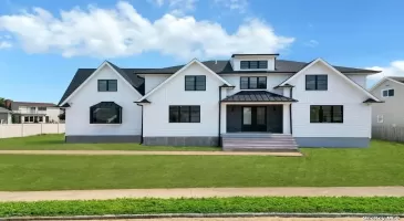 42 Waterview Avenue, Massapequa, NY, 5 Bedrooms Bedrooms, 15 Rooms Rooms,4 BathroomsBathrooms,Residential,For Sale,Waterview,3586674