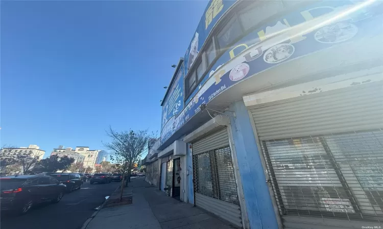 135-02-08 Northern Blvd, Flushing, NY, ,Commercial Sale,For Sale,Northern Blvd,3589348