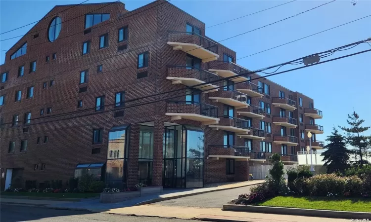 730 Broadway, Long Beach, NY, 3 Bedrooms Bedrooms, 7 Rooms Rooms,2 BathroomsBathrooms,Residential Lease,For Rent,Broadway,3586720