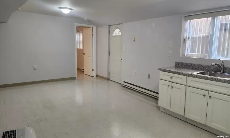 611 Park Street, Long Beach, NY, 1 Bedroom Bedrooms, 3 Rooms Rooms,1 BathroomBathrooms,Residential Lease,For Rent,Park,3588390