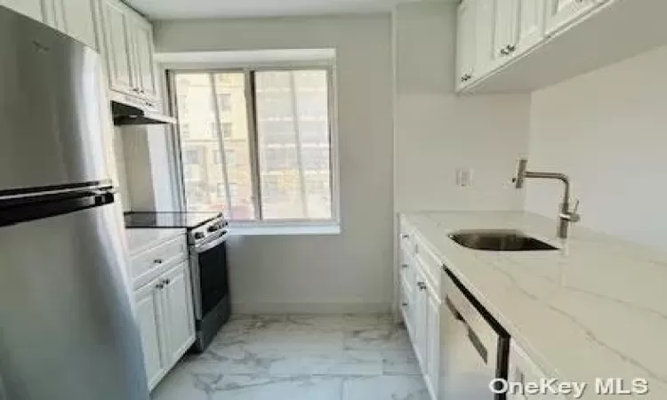 20 Franklin Boulevard, Long Beach, NY, 1 Bedroom Bedrooms, 3 Rooms Rooms,1 BathroomBathrooms,Residential Lease,For Rent,Franklin,3589823