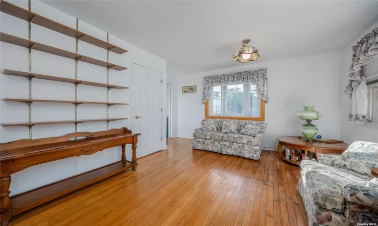 63 West Boulevard, East Rockaway, NY, 3 Bedrooms Bedrooms, 9 Rooms Rooms,2 BathroomsBathrooms,Residential,For Sale,West,3590432