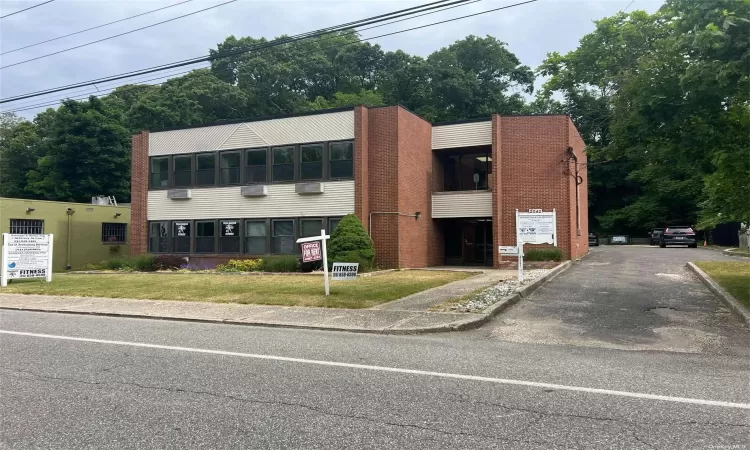 2042 Country Road, Wading River, NY, ,Commercial Lease,For Rent,Country,3590810