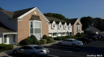 18 Sylvan Lane, Port Jefferson Station, NY, 1 Bedroom Bedrooms, 4 Rooms Rooms,1 BathroomBathrooms,Residential Lease,For Rent,Sylvan,3590920