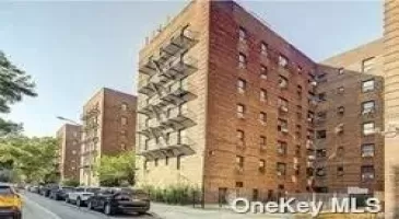 44-25 Macnish Street, Elmhurst, NY, 2 Bedrooms Bedrooms, 4 Rooms Rooms,1 BathroomBathrooms,Residential Lease,For Rent,Macnish,3590927