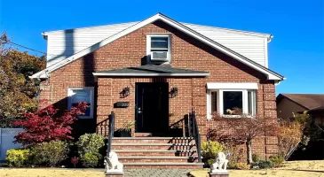 222 Centre Avenue, Lindenhurst, NY, 2 Bedrooms Bedrooms, 5 Rooms Rooms,1 BathroomBathrooms,Residential Lease,For Rent,Centre,3590982