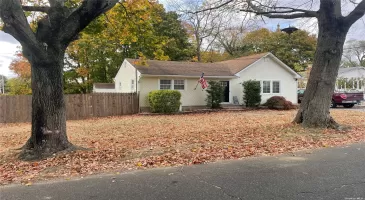 48 Woodycrest Drive, Farmingville, NY, 2 Bedrooms Bedrooms, 5 Rooms Rooms,1 BathroomBathrooms,Residential Lease,For Rent,Woodycrest,3590993