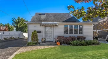 2479 Riverside Drive, Wantagh, NY, 3 Bedrooms Bedrooms, 9 Rooms Rooms,1 BathroomBathrooms,Residential,For Sale,Riverside,3591002