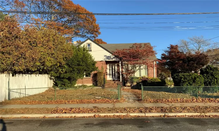 447 Locust Avenue, Uniondale, NY, 3 Bedrooms Bedrooms, 6 Rooms Rooms,1 BathroomBathrooms,Residential Lease,For Rent,Locust,3591039