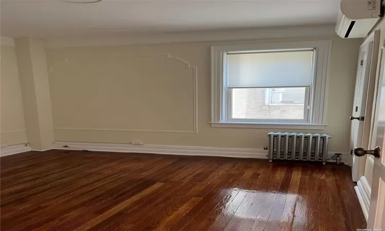 50-24 206 Street, Oakland Gardens, NY, 1 Bedroom Bedrooms, 4 Rooms Rooms,1 BathroomBathrooms,Residential Lease,For Rent,206,3590988