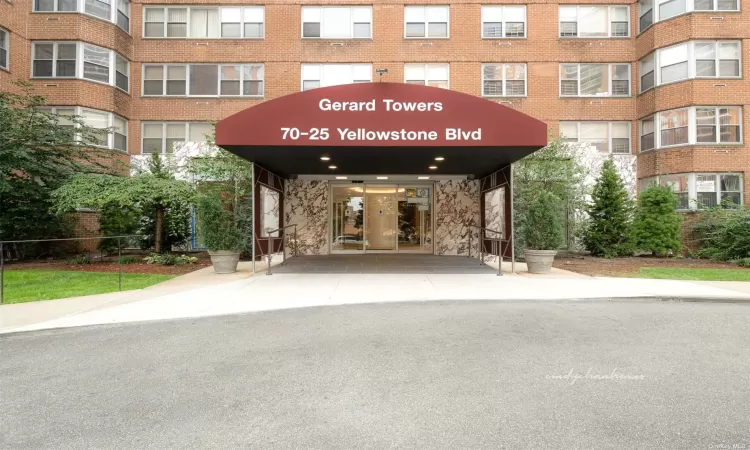 70-25 Yellowstone Boulevard, Forest Hills, NY, 1 Bedroom Bedrooms, 3 Rooms Rooms,1 BathroomBathrooms,Residential Lease,For Rent,Yellowstone,3591093