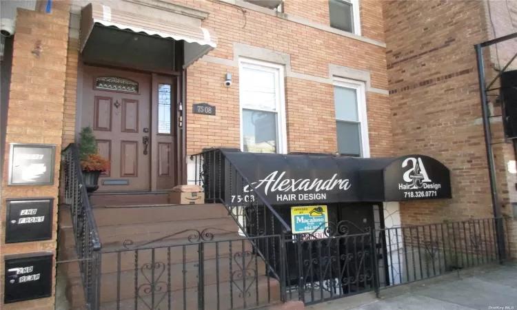 75-08 Metropolitan Avenue, Middle Village, NY, ,Commercial Lease,For Rent,Metropolitan,3591239