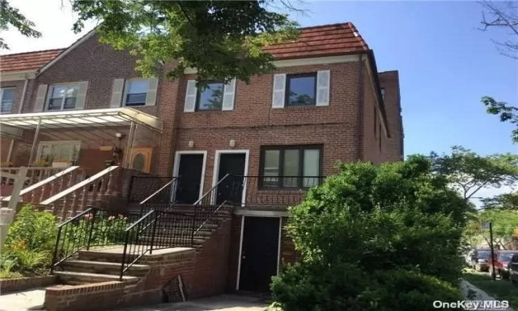 102-47 65th Road, Forest Hills, NY, 2 Bedrooms Bedrooms, 5 Rooms Rooms,1 BathroomBathrooms,Residential Lease,For Rent,65th,3591278