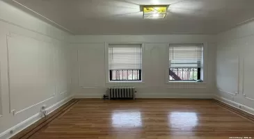 43-42 45th St, Sunnyside, NY, 1 Bedroom Bedrooms, 5 Rooms Rooms,1 BathroomBathrooms,Residential Lease,For Rent,45th St,3591319