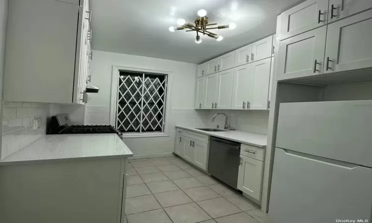 43-42 45th St, Sunnyside, NY, 1 Bedroom Bedrooms, 5 Rooms Rooms,1 BathroomBathrooms,Residential Lease,For Rent,45th St,3591319