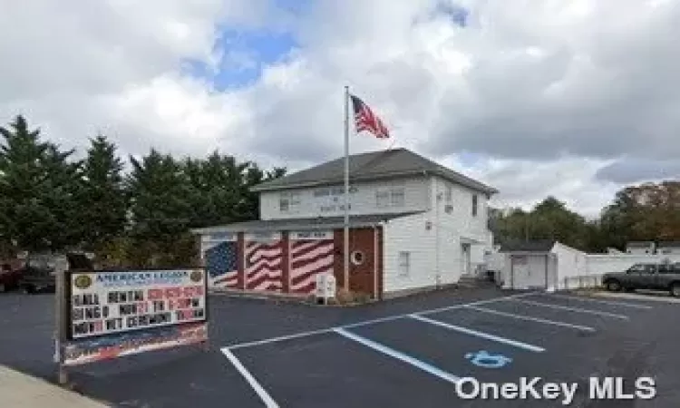 55 Ponquogue Avenue, Hampton Bays, NY, ,Commercial Lease,For Rent,Ponquogue,3591322