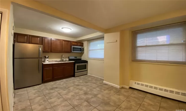 98-20 62 Drive, Rego Park, NY, 1 Bedroom Bedrooms, 3 Rooms Rooms,1 BathroomBathrooms,Residential Lease,For Rent,62,3591331