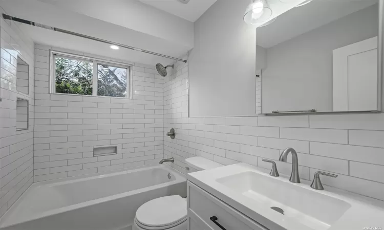 Beautiful New Full Bathroom