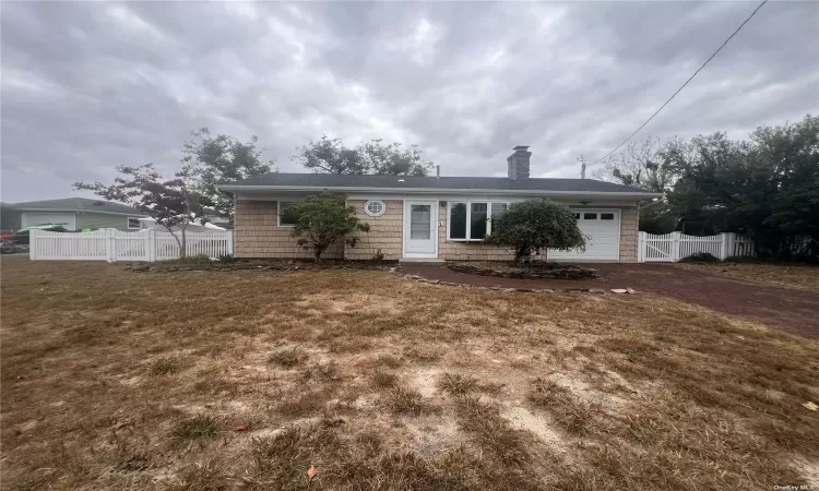 26 Dolphin Road, East Quogue, NY, 2 Bedrooms Bedrooms, 6 Rooms Rooms,1 BathroomBathrooms,Residential Lease,For Rent,Dolphin,3591394