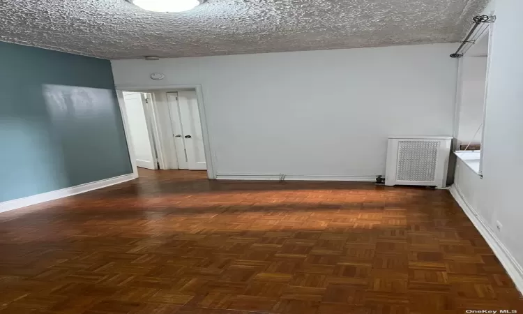 37-20 83, Jackson Heights, NY, 1 Bedroom Bedrooms, 4 Rooms Rooms,1 BathroomBathrooms,Residential Lease,For Rent,83,3591443