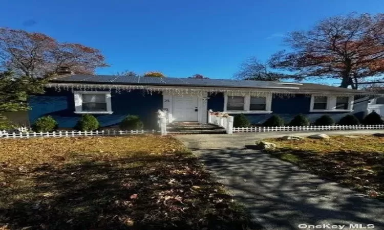 25 Fife Drive, Coram, NY, 3 Bedrooms Bedrooms, 6 Rooms Rooms,1 BathroomBathrooms,Residential Lease,For Rent,Fife,3591436