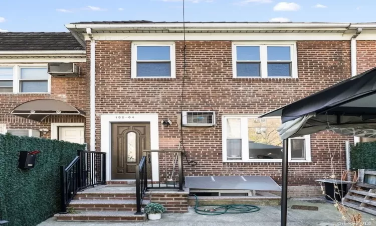 102-04 63 Road, Forest Hills, NY, 3 Bedrooms Bedrooms, 8 Rooms Rooms,2 BathroomsBathrooms,Residential Lease,For Rent,63,3591392