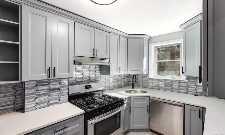 102-04 63 Road, Forest Hills, NY, 3 Bedrooms Bedrooms, 8 Rooms Rooms,2 BathroomsBathrooms,Residential Lease,For Rent,63,3591392