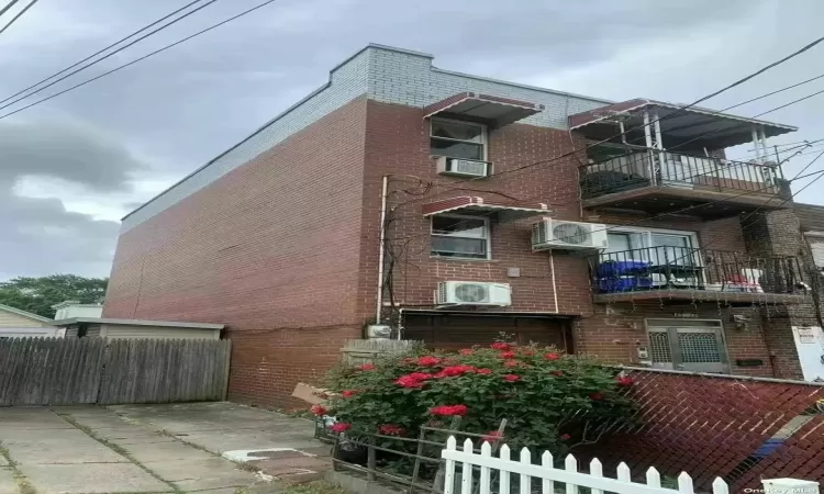 45-19 163rd Street, Flushing, NY, 7 Bedrooms Bedrooms, 13 Rooms Rooms,2 BathroomsBathrooms,Residential Income,For Sale,163rd,3591476