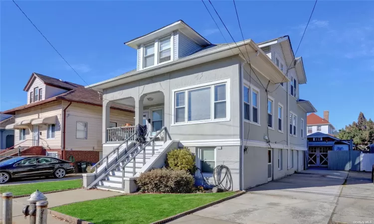 69-26 Thursby Avenue, Arverne, NY, 5 Bedrooms Bedrooms, 10 Rooms Rooms,2 BathroomsBathrooms,Residential Income,For Sale,Thursby,3591548