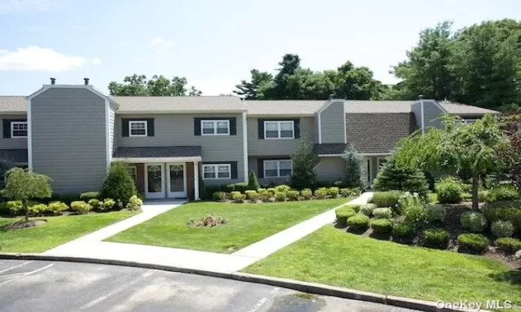 458 Lake Pointe Drive, Middle Island, NY, 2 Bedrooms Bedrooms, 5 Rooms Rooms,1 BathroomBathrooms,Residential Lease,For Rent,Lake Pointe,3591644