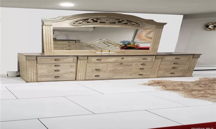 Dresser in master bdrm