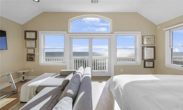 Oceanfront Master Suite w/Balcony