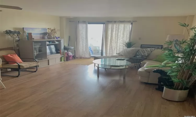 360 Shore Road, Long Beach, NY, 1 Bedroom Bedrooms, 3 Rooms Rooms,1 BathroomBathrooms,Residential Lease,For Rent,Shore,3591845