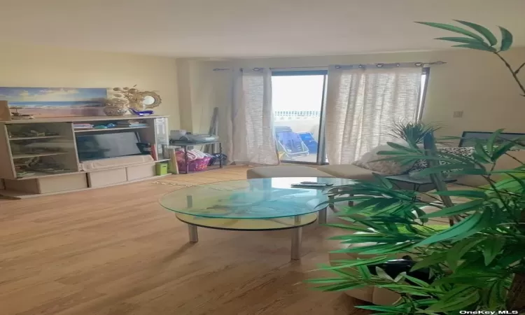 360 Shore Road, Long Beach, NY, 1 Bedroom Bedrooms, 3 Rooms Rooms,1 BathroomBathrooms,Residential Lease,For Rent,Shore,3591845