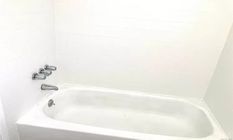 Bathtub