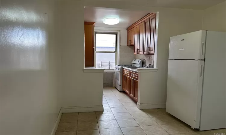 67-25 Dartmouth Street, Forest Hills, NY, 2 Bedrooms Bedrooms, 4 Rooms Rooms,1 BathroomBathrooms,Residential,For Sale,Dartmouth,3592081