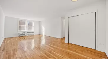 50-22 40th Street, Sunnyside, NY, 1 Bedroom Bedrooms, 3 Rooms Rooms,1 BathroomBathrooms,Residential,For Sale,40th,3592100