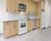 85-13 68th Avenue, Rego Park, NY, 3 Bedrooms Bedrooms, 5 Rooms Rooms,2 BathroomsBathrooms,Residential Lease,For Rent,68th,3592093