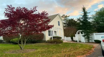 2 Hickory, East Moriches, NY, 1 Bedroom Bedrooms, 4 Rooms Rooms,1 BathroomBathrooms,Residential Lease,For Rent,Hickory,3591981