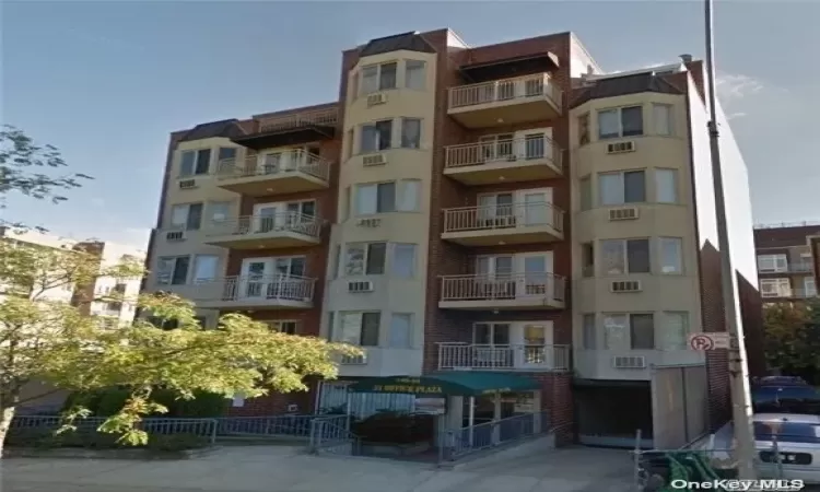 140-24 31 Drive, Flushing, NY, 1 Bedroom Bedrooms, 3 Rooms Rooms,1 BathroomBathrooms,Residential Lease,For Rent,31,3592264