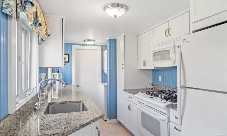 140 Three Mile Harbor Road, East Hampton, NY, 2 Bedrooms Bedrooms, 4 Rooms Rooms,1 BathroomBathrooms,Residential Lease,For Rent,Three Mile Harbor,3592299