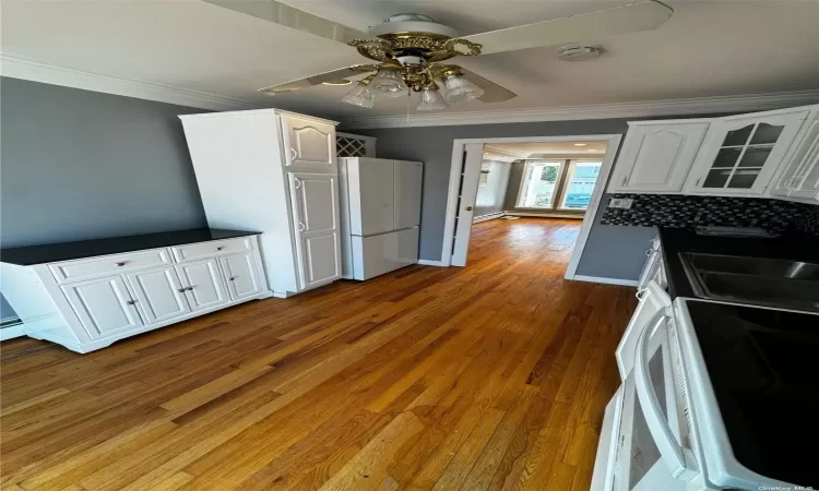 927 Jackson Avenue, Lindenhurst, NY, 3 Bedrooms Bedrooms, 11 Rooms Rooms,2 BathroomsBathrooms,Residential Lease,For Rent,Jackson,3592307