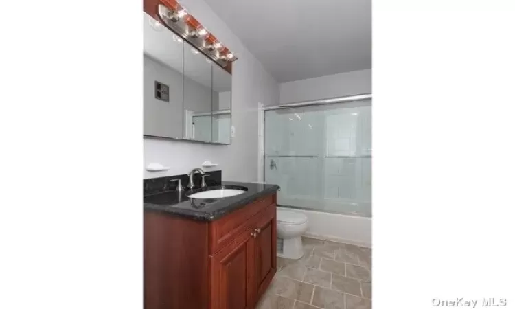 60 Chelsea Court, Bohemia, NY, 2 Bedrooms Bedrooms, 5 Rooms Rooms,1 BathroomBathrooms,Residential Lease,For Rent,Chelsea,3592274