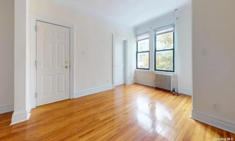 28-15 Steinway Street, Astoria, NY, 3 Bedrooms Bedrooms, 6 Rooms Rooms,1 BathroomBathrooms,Residential Lease,For Rent,Steinway,3592094