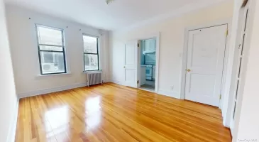 28-15 Steinway Street, Astoria, NY, 3 Bedrooms Bedrooms, 6 Rooms Rooms,1 BathroomBathrooms,Residential Lease,For Rent,Steinway,3592094