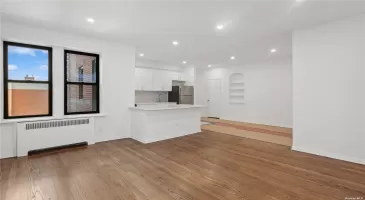 30-06 29th Street, Astoria, NY, 1 Bedroom Bedrooms, 3 Rooms Rooms,1 BathroomBathrooms,Residential Lease,For Rent,29th,3592346