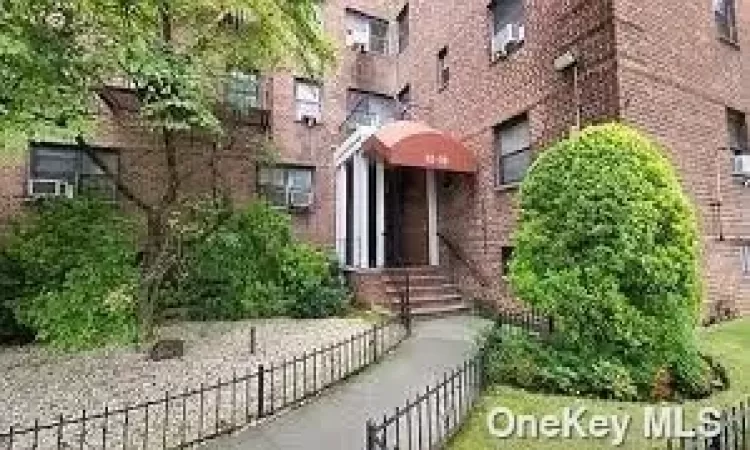 82-35 134th Street, Briarwood, NY, 1 Bedroom Bedrooms, 3 Rooms Rooms,1 BathroomBathrooms,Residential Lease,For Rent,134th,3592368